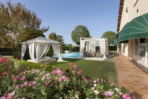 casa indipendente in vendita a Carpi in zona Cortile