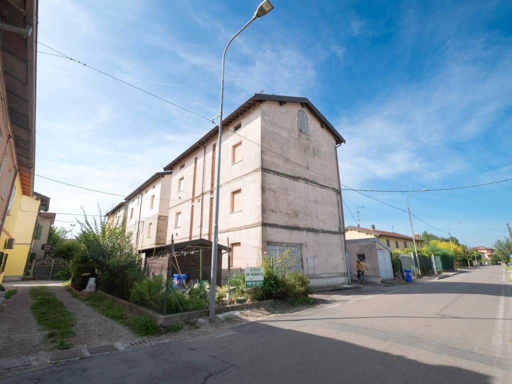 casa indipendente in vendita a Carpi in zona Budrione