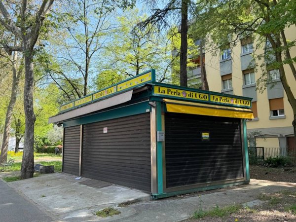 negozio in vendita a Carpi in zona Quartirolo