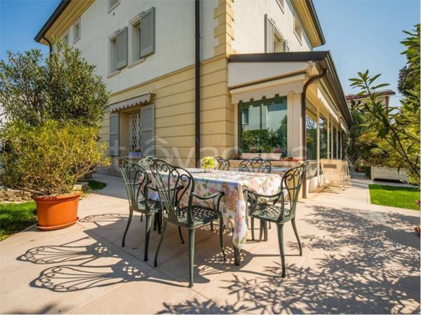 casa indipendente in vendita a Carpi in zona Centro Storico