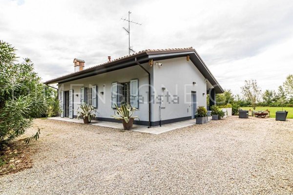casa indipendente in vendita a Carpi in zona Budrione