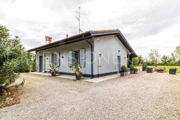 casa indipendente in vendita a Carpi in zona Budrione