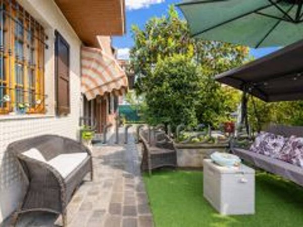 casa indipendente in vendita a Carpi in zona Quartirolo