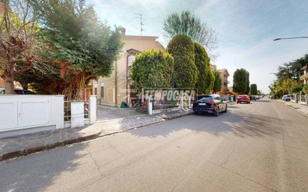 casa indipendente in vendita a Carpi in zona Quartirolo