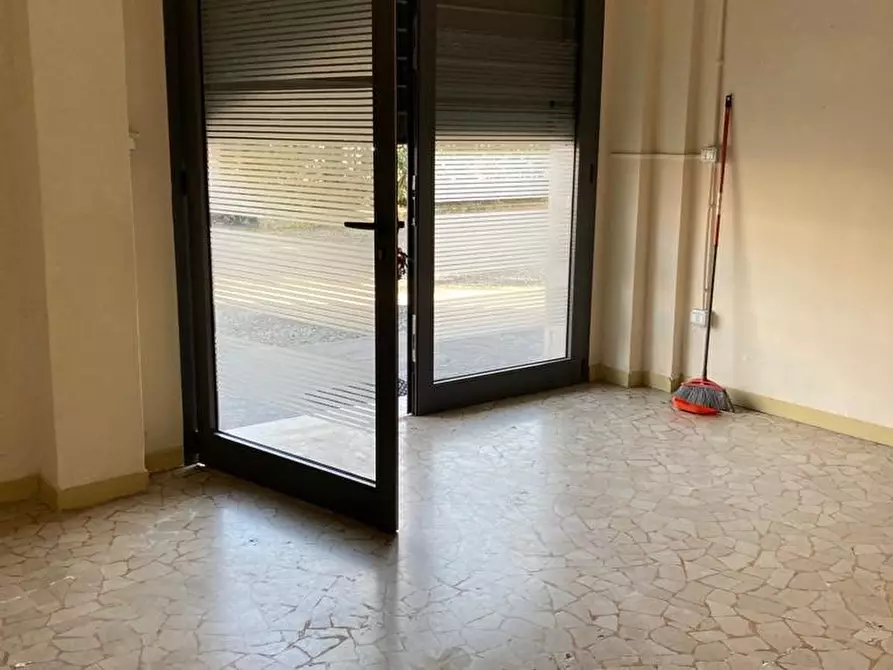 locale commerciale in vendita a Carpi