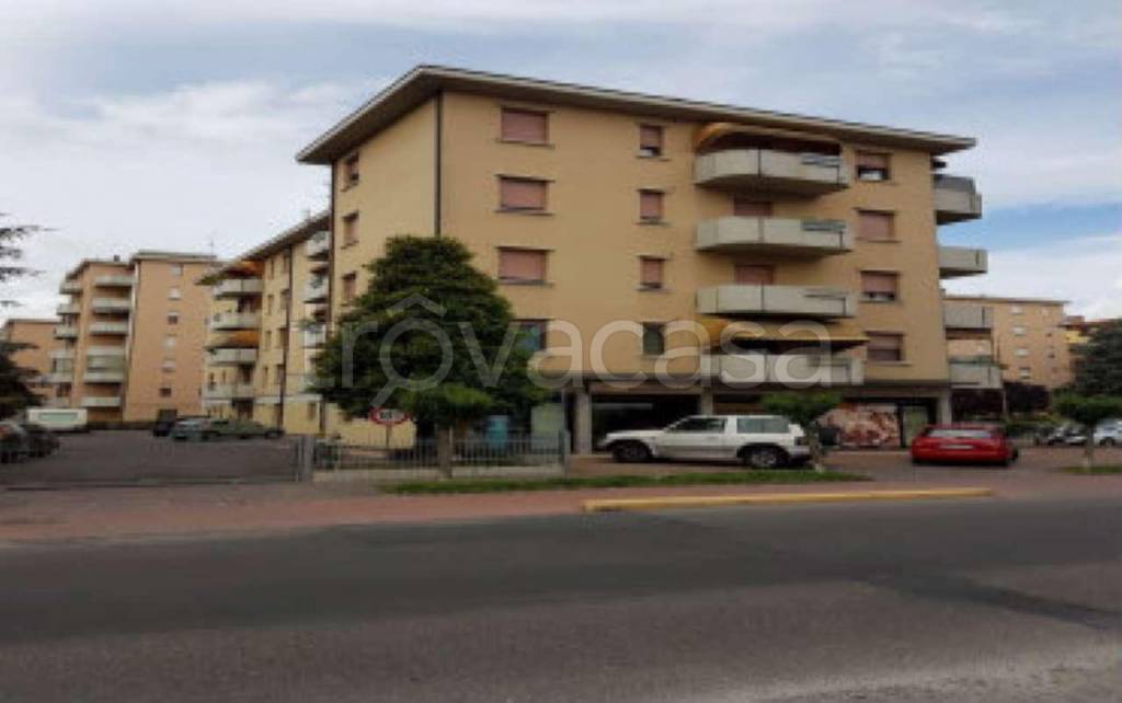 negozio in vendita a Carpi in zona San Marino