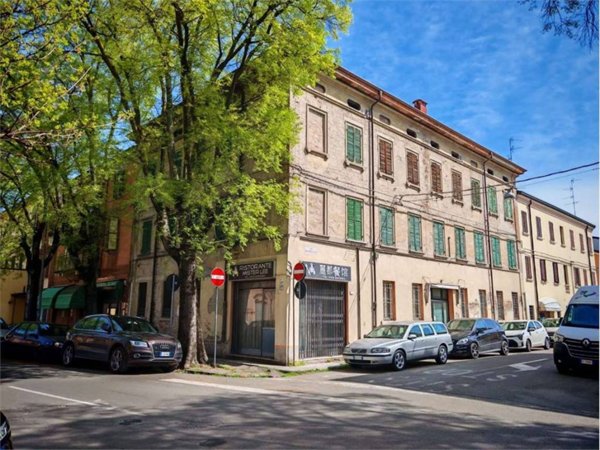 intera palazzina in vendita a Carpi in zona Centro Storico