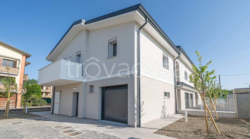casa indipendente in vendita a Carpi in zona Budrione
