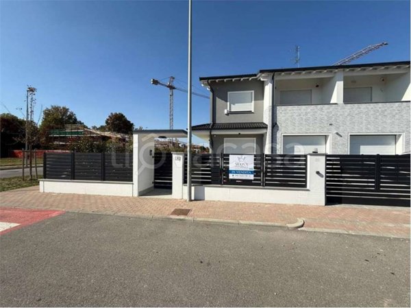 casa indipendente in vendita a Carpi in zona Quartirolo