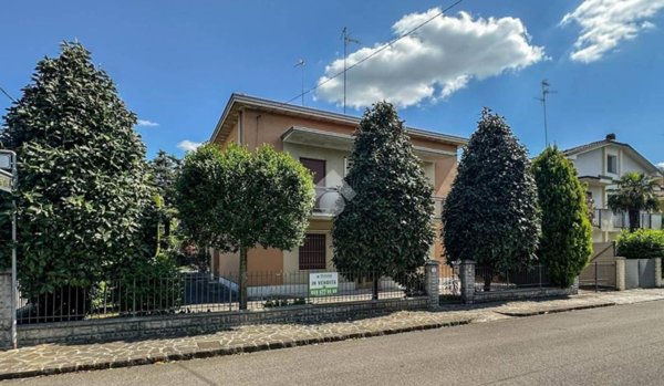 casa indipendente in vendita a Carpi in zona Centro Storico