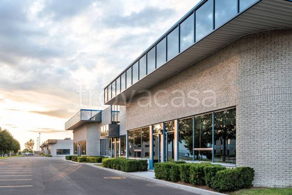 locale commerciale in vendita a Carpi