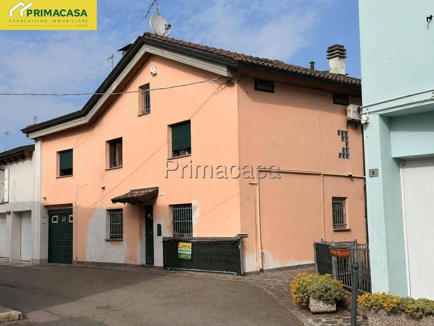 casa indipendente in vendita a Carpi in zona Cibeno Pile