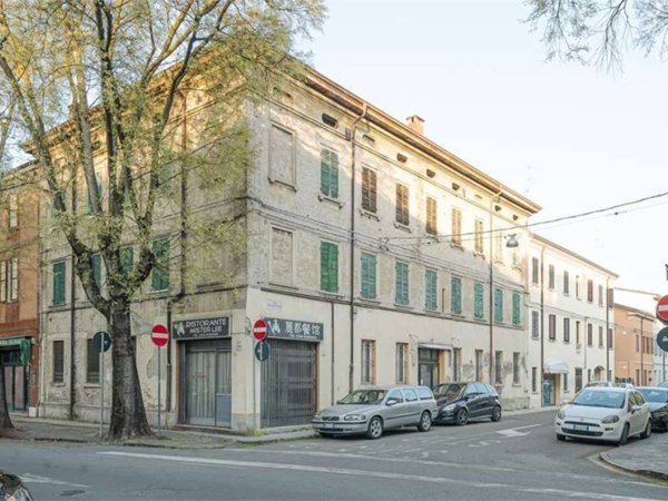 intera palazzina in vendita a Carpi in zona Centro Storico