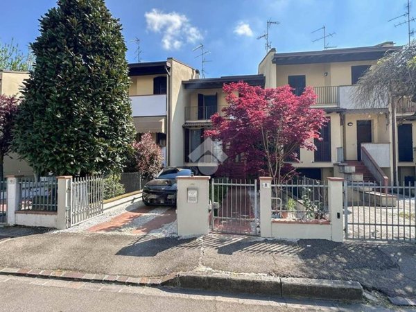 casa indipendente in vendita a Carpi in zona Santa Croce