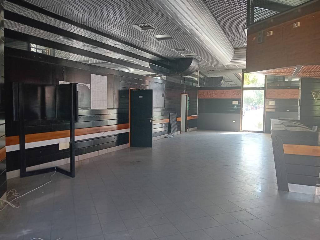 negozio in vendita a Carpi