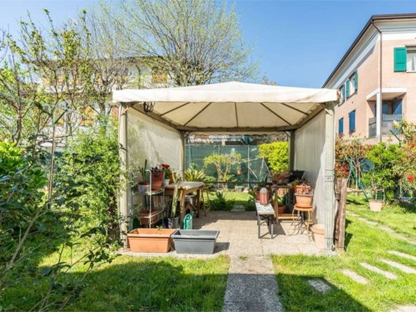 casa indipendente in vendita a Carpi in zona San Marino
