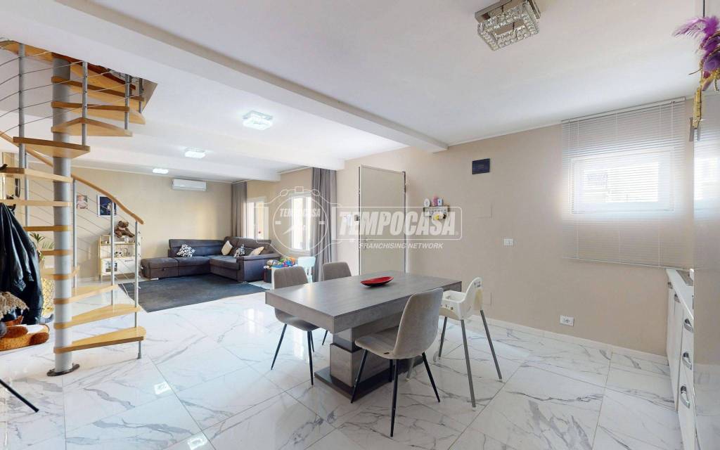 casa indipendente in vendita a Carpi in zona Centro Storico