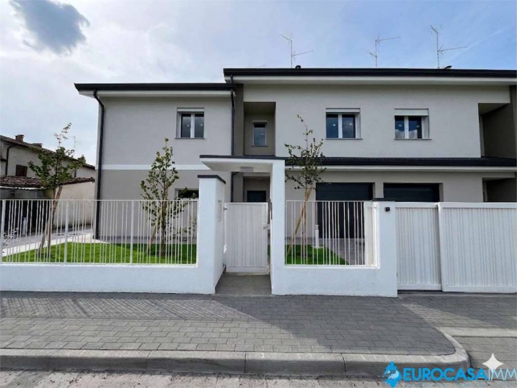 casa indipendente in vendita a Carpi in zona Fossoli
