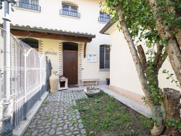 casa semindipendente in vendita a Carpi in zona Budrione