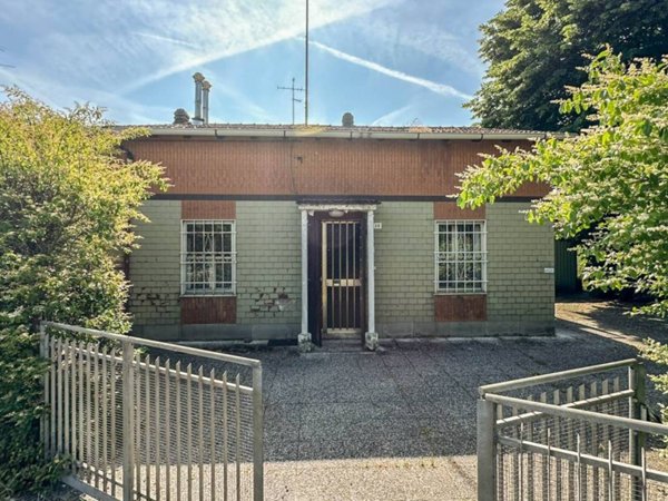 casa indipendente in vendita a Carpi in zona Quartirolo