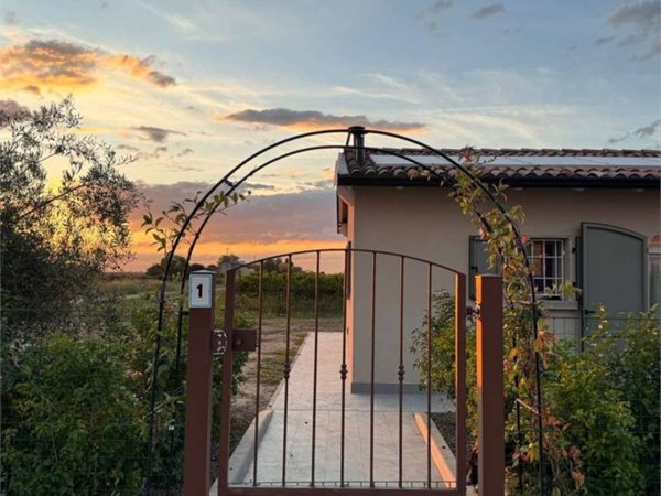 casa indipendente in vendita a Carpi in zona Cortile