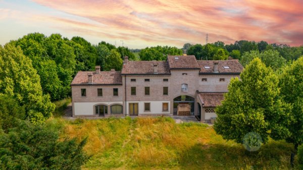 casa indipendente in vendita a Carpi in zona San Marino