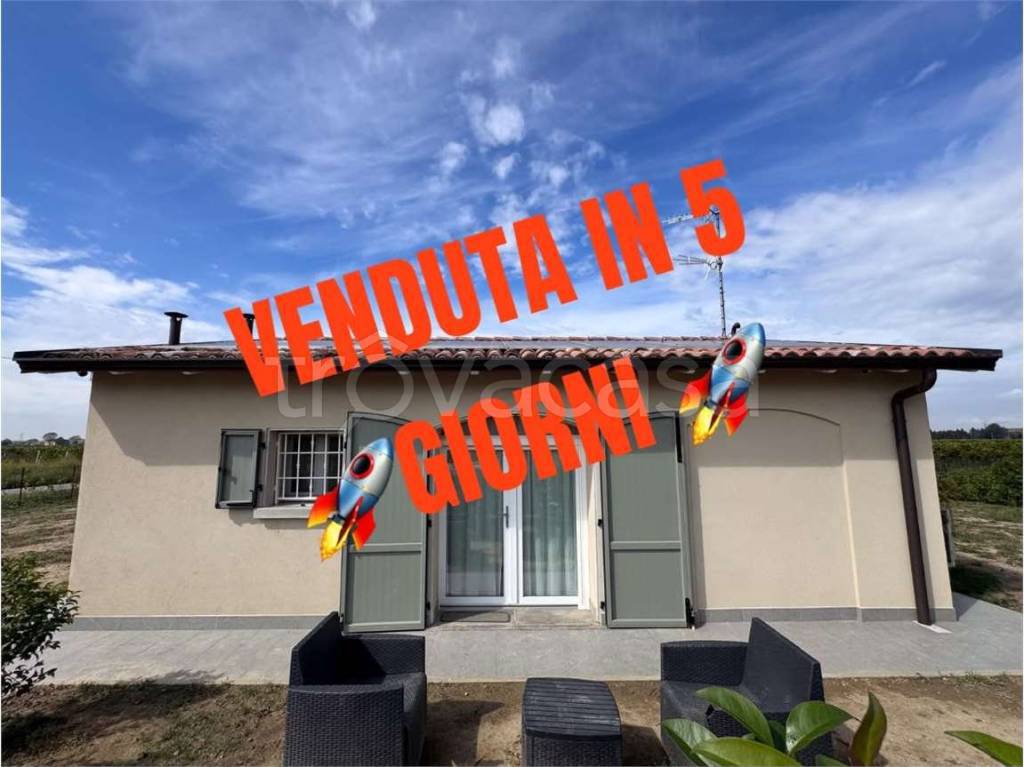 casa indipendente in vendita a Carpi in zona Cortile