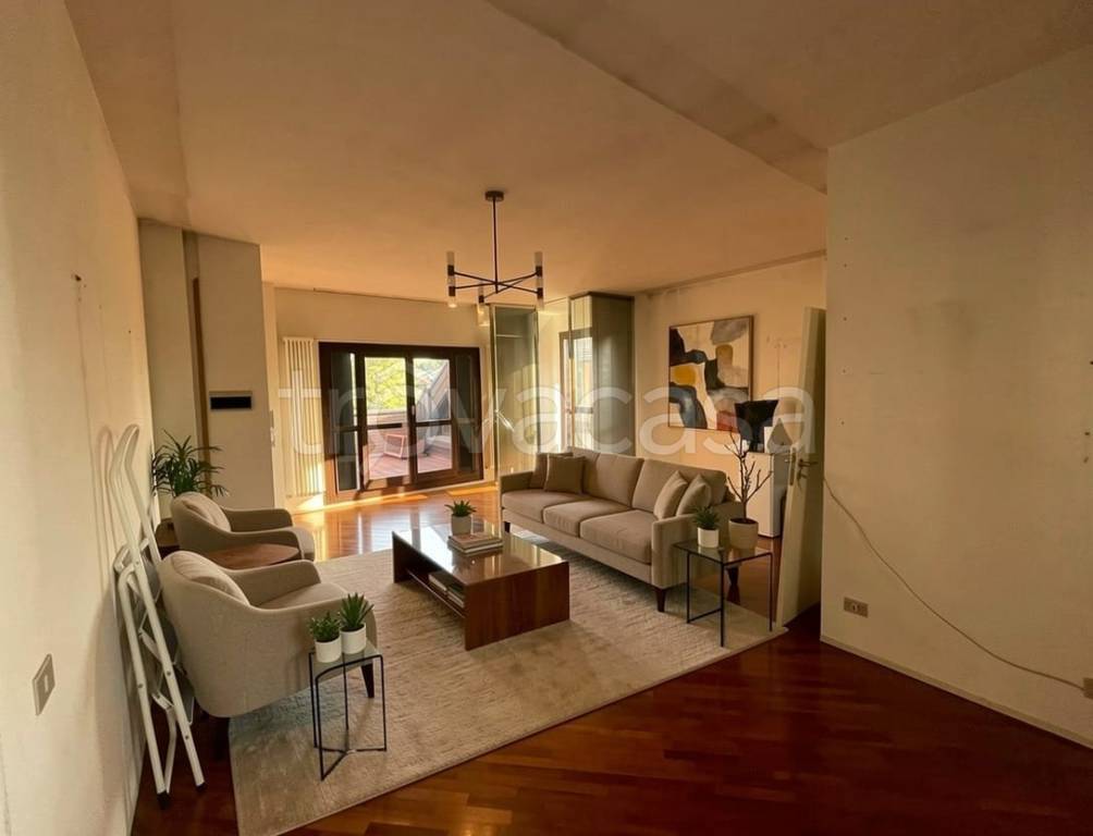casa indipendente in vendita a Carpi in zona Centro Storico