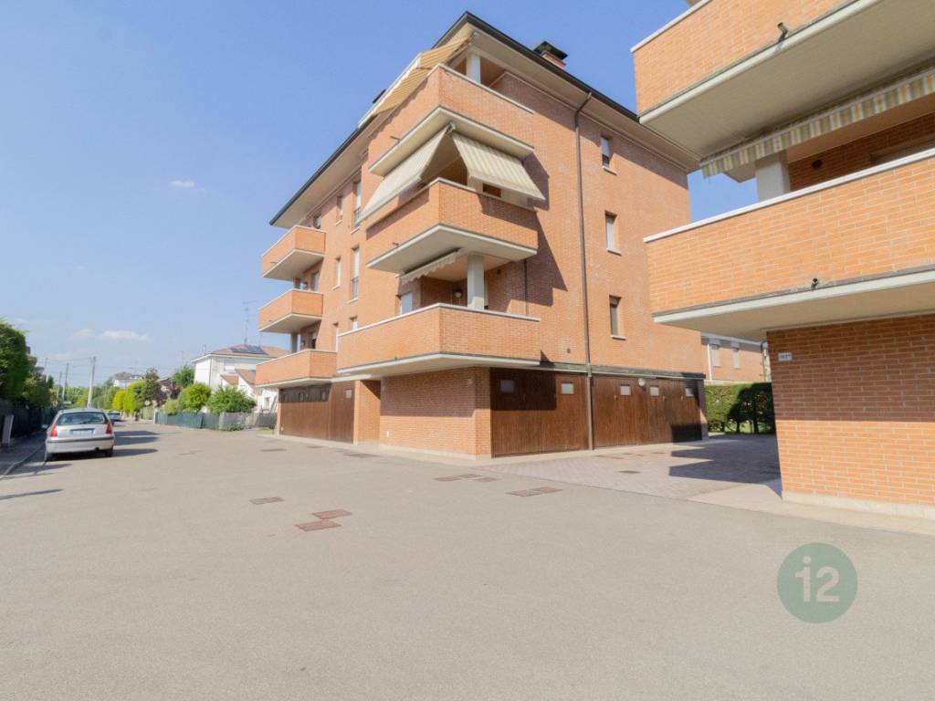 appartamento in vendita a Carpi in zona Centro Storico