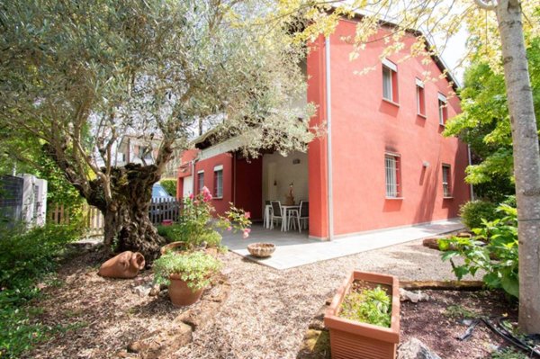 casa indipendente in vendita a Carpi in zona Cibeno Pile