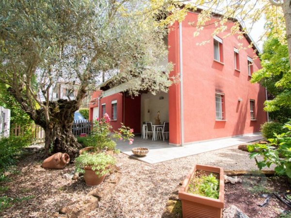 casa indipendente in vendita a Carpi in zona Cibeno Pile