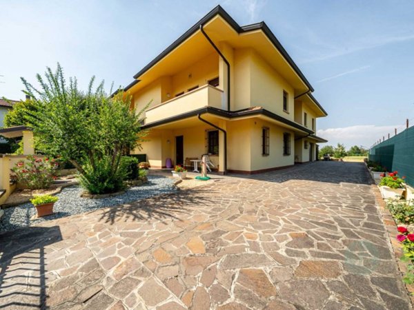 casa indipendente in vendita a Carpi in zona San Marino