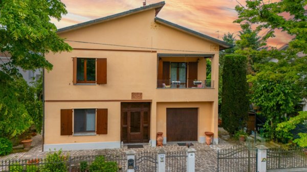 casa indipendente in vendita a Carpi in zona San Marino