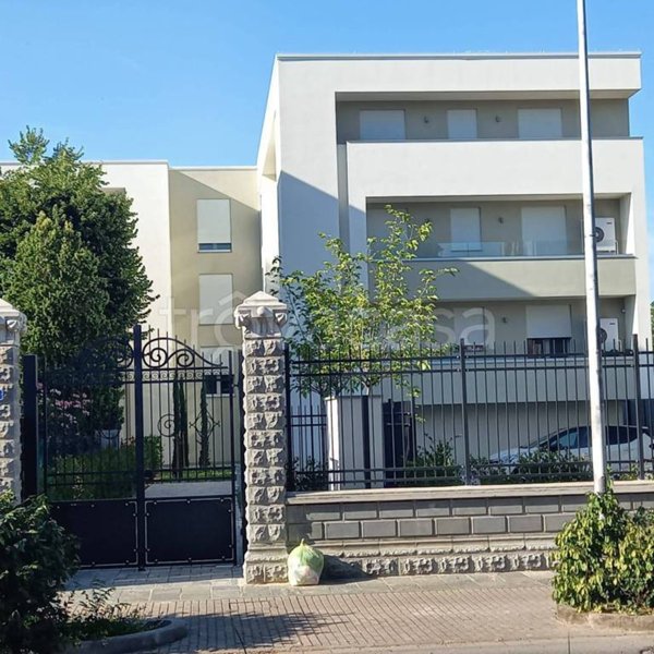 appartamento in vendita a Carpi in zona Centro Storico