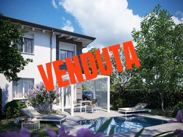 casa indipendente in vendita a Carpi in zona Cibeno Pile