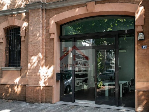 negozio in vendita a Carpi in zona Centro Storico