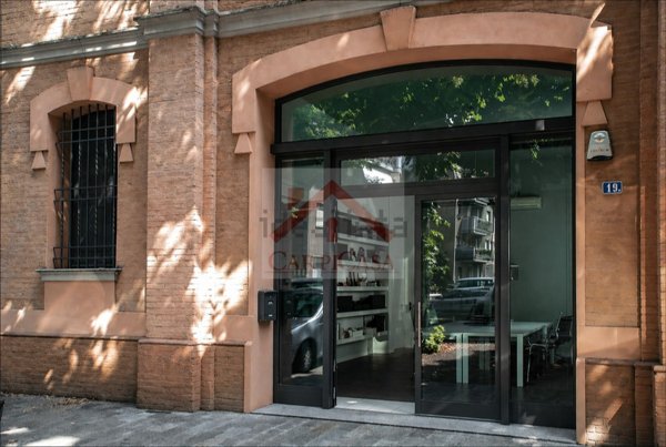 locale commerciale in vendita a Carpi in zona Centro Storico