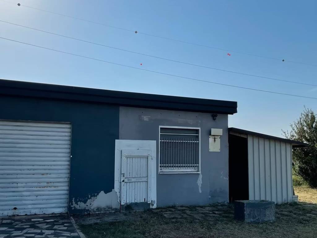 negozio in vendita a Carpi in zona Budrione