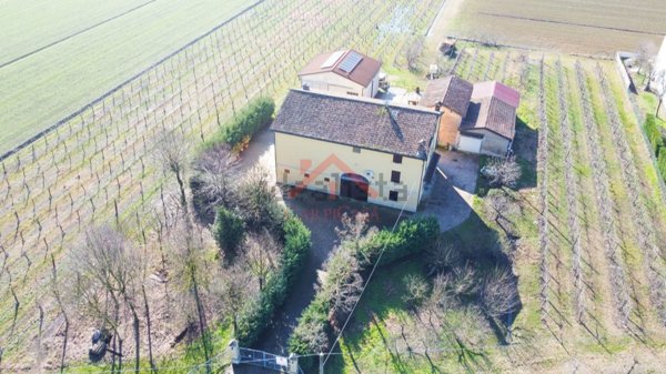 casa indipendente in vendita a Carpi in zona Cibeno Pile