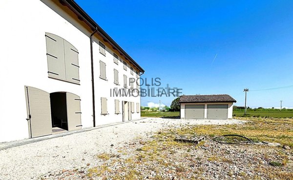 casa indipendente in vendita a Carpi in zona Cortile