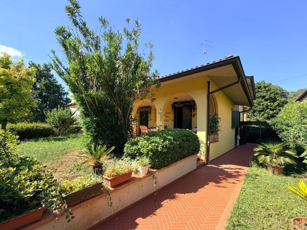 casa indipendente in vendita a Carpi in zona Cibeno Pile