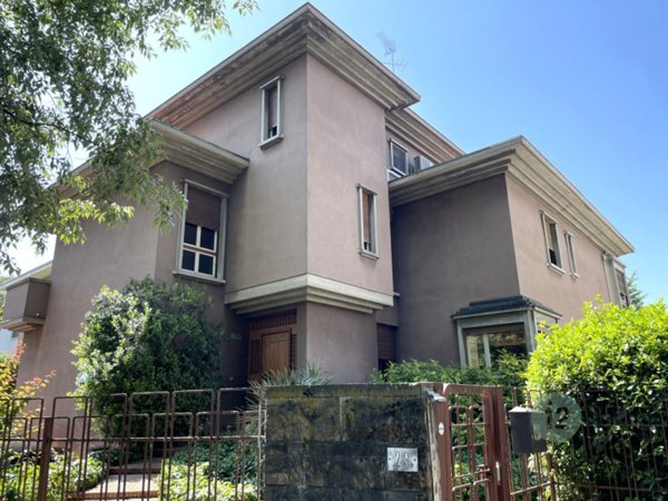 casa indipendente in vendita a Carpi in zona Centro Storico