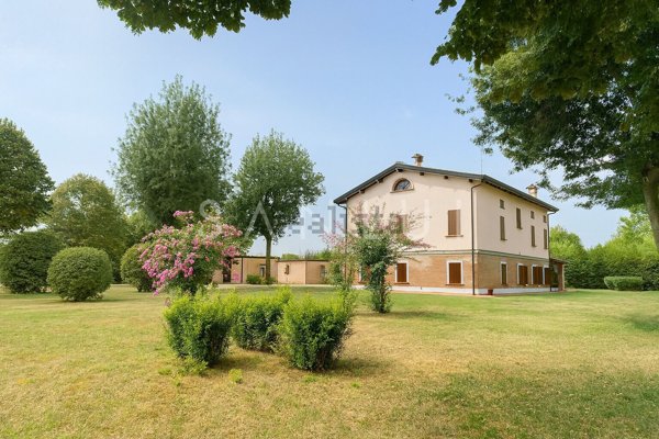 casa indipendente in vendita a Carpi in zona Quartirolo