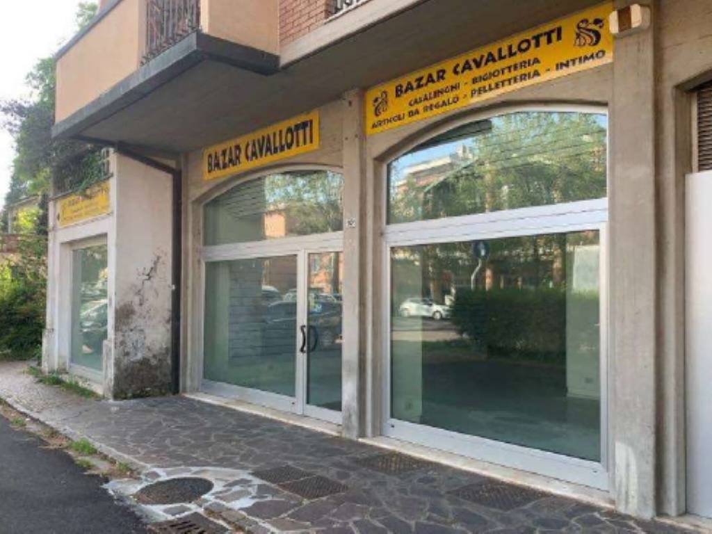 negozio in vendita a Carpi in zona Centro Storico