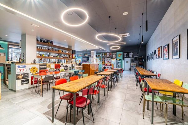 negozio in vendita a Carpi in zona Centro Storico