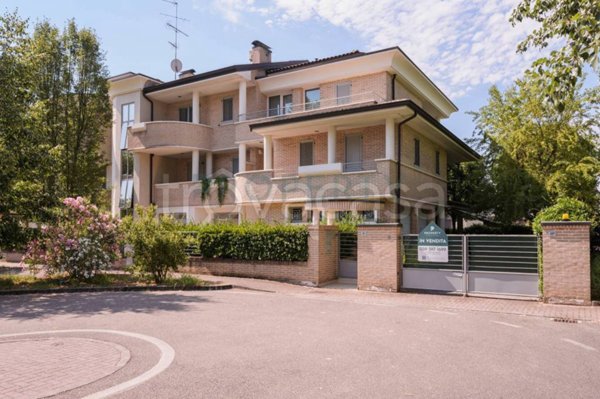casa indipendente in vendita a Carpi