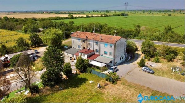 casa indipendente in vendita a Carpi