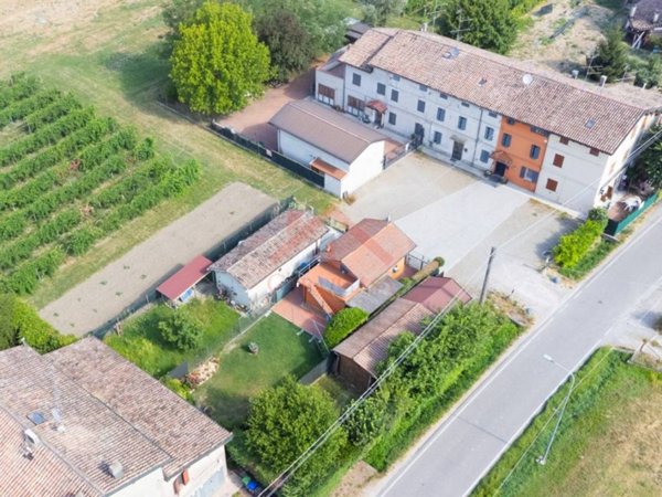casa indipendente in vendita a Carpi in zona Budrione