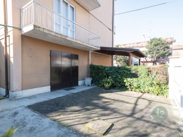 casa indipendente in vendita a Carpi
