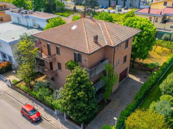 casa indipendente in vendita a Carpi